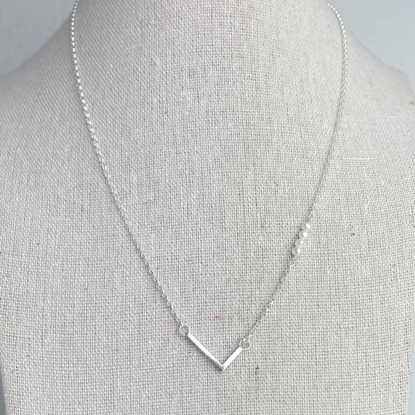 Initial Necklace ’L’